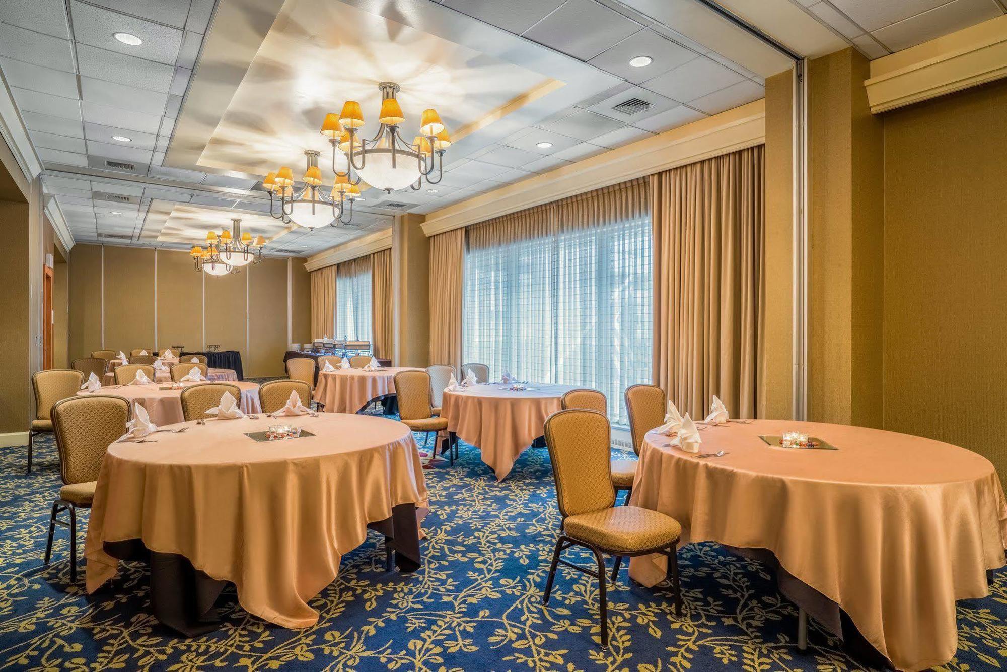 Crowne Plaza Hotel Harrisburg-Hershey By Ihg Екстериор снимка